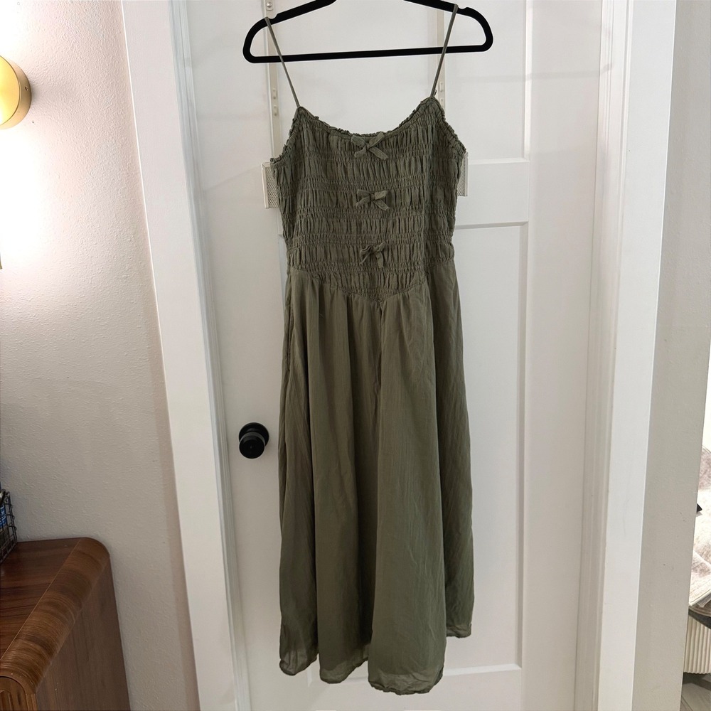 American‎ Eagle Olive Green Smocked Midi Dress Bow Front Pockets S Drop V Waist